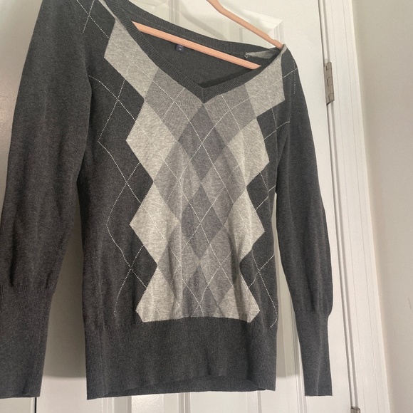 Gap sweater . Worn twice. Very good condition - Picture 1 of 3